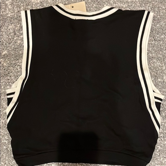 Ethereal Black and White Sleeveless Sports Top - Picture 2 of 4